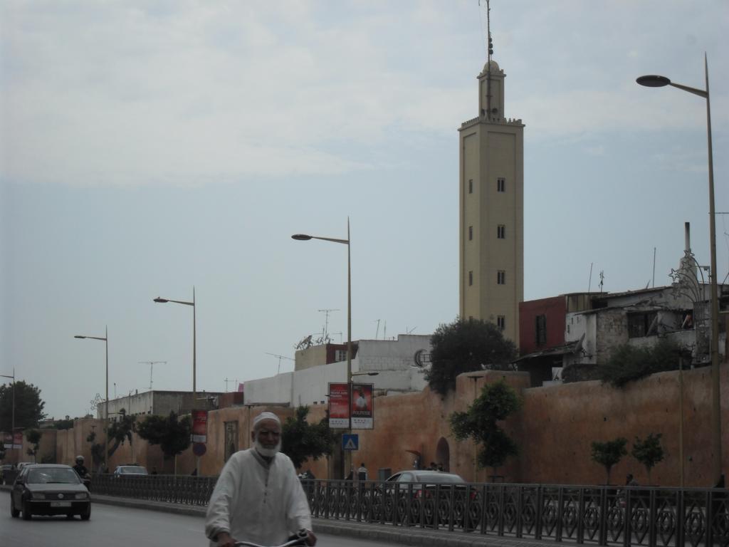 House City Center Rabat Ruang foto